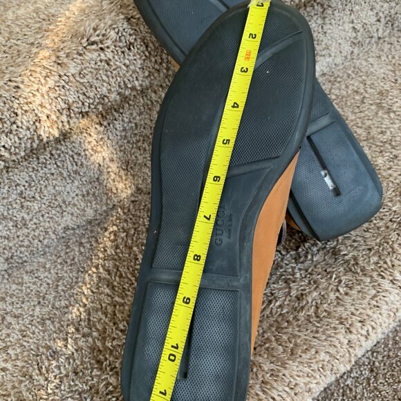 Gucci Men\'s Tan Leather Loafers . Size 8.5 D. In good condition with signs of us main image 9
